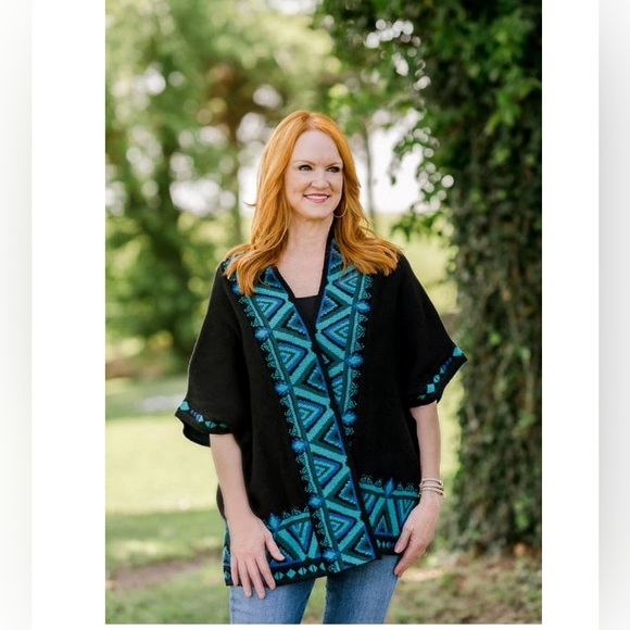 NWT Pioneer Woman Ruana Sweater shawl - Picture 6 of 6